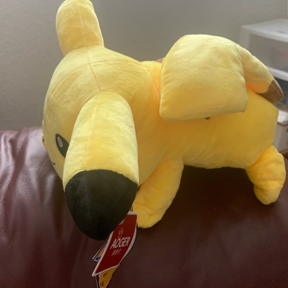 Pikachu plush - Picture 4 of 5